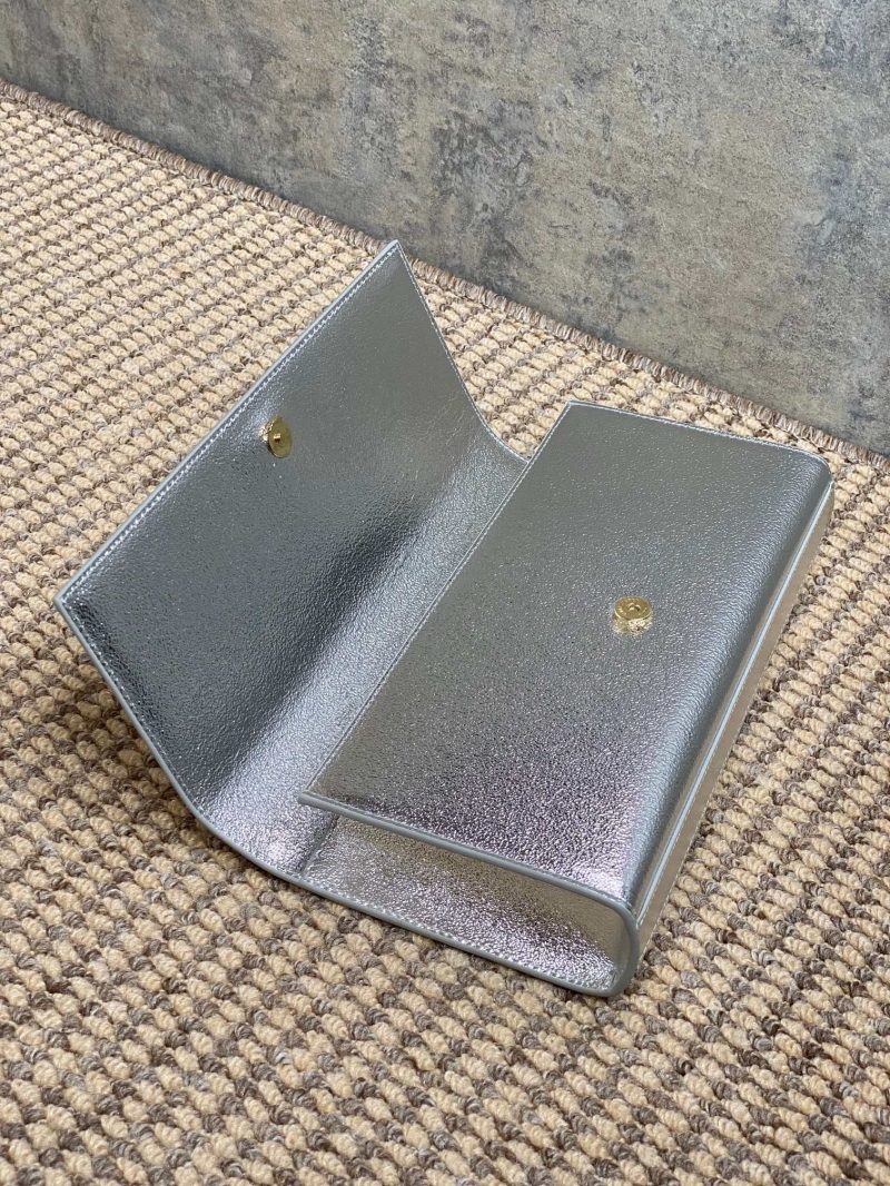 Y51 clutch bags